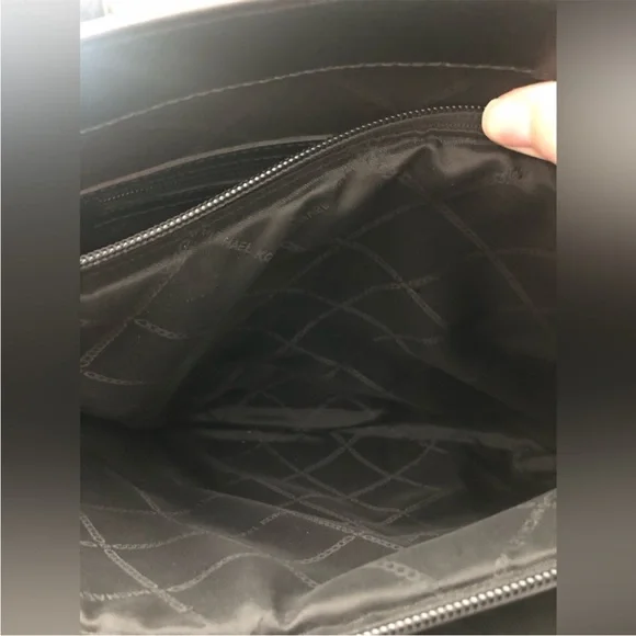 Michael Kors Signature Voyager East West Tote In Multi Black & Brown Giraffe NWT - Picture 12 of 16